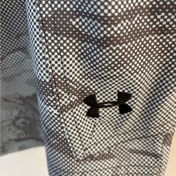 NWOT Under Armour Heat Gear Men’s Shorts - 32 inch waist. Grey Camo Cargo - Picture 2 of 8